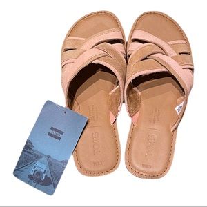 NWT Womens Toms Coral Pink Suede Sandals Size 5.5